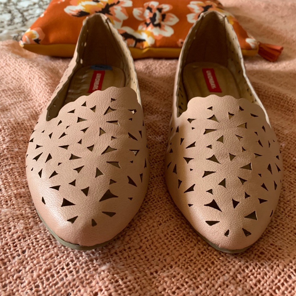 Unionbay pointed flat, leather, blush 7 1/2